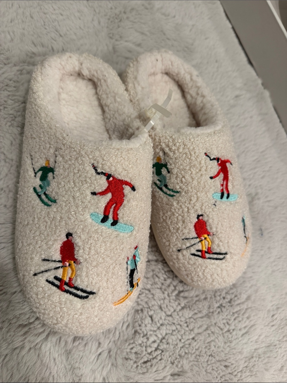 Wondershop Cream Sherpa Slippers with Ski & Snowboard Embroidery